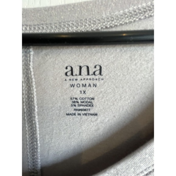 a.n.a. Long Sleeve Grey Crewneck with Silver Sparkling Flakes Size 1X - Picture 3 of 11